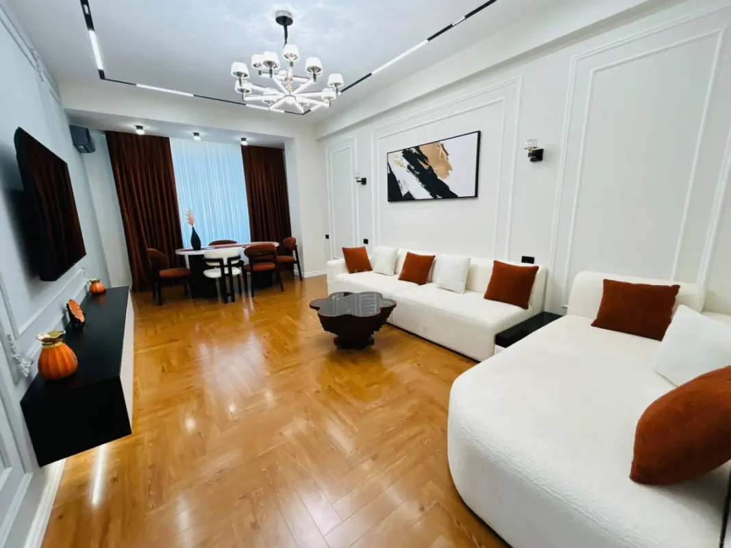 Kirayə verilir 2 otaqlı mənzil 78 m²