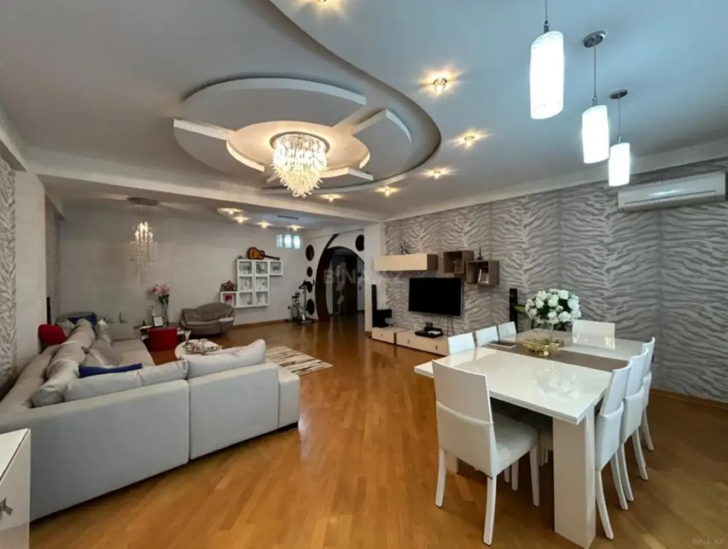Satılır 5 otaqlı mənzil 187 m²
