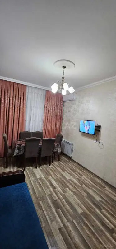 Kirayə verilir 2 otaqlı mənzil 68 m²