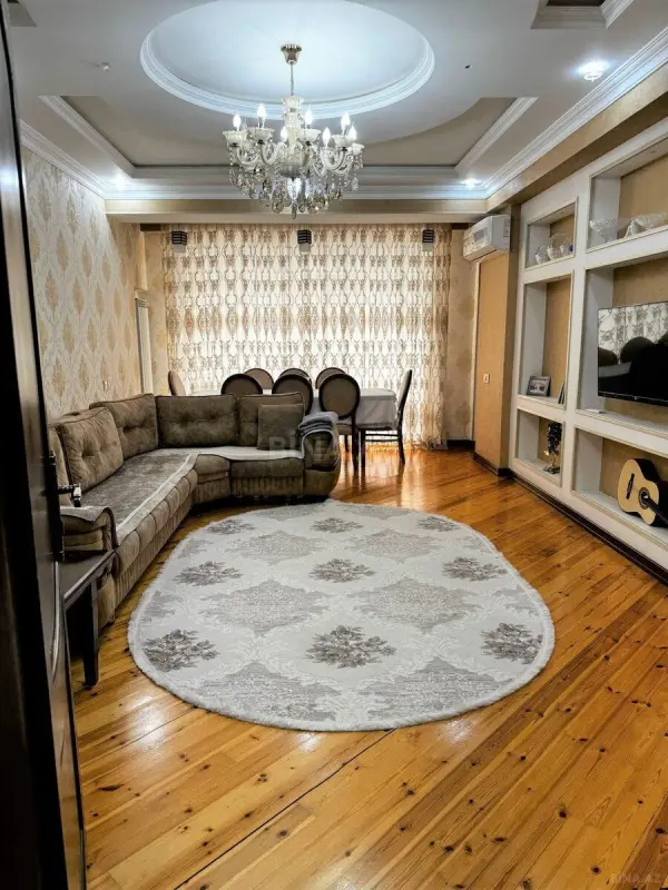 Satılır 2 otaqlı mənzil 88 m²