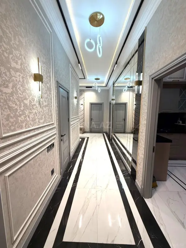Satılır 3 otaqlı mənzil 136 m²