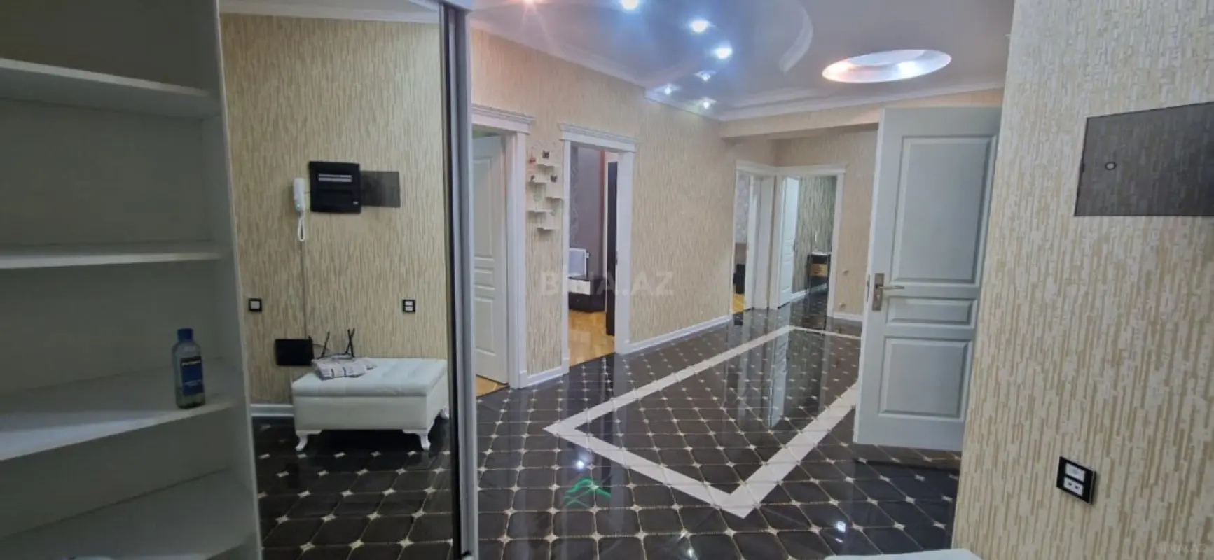 Kirayə verilir 3 otaqlı mənzil 140 m²