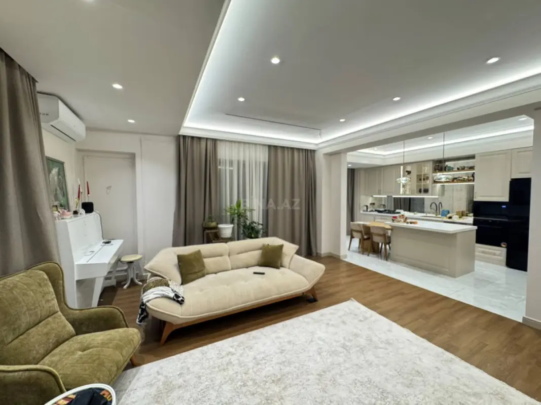 Satılır 3 otaqlı mənzil 127 m²