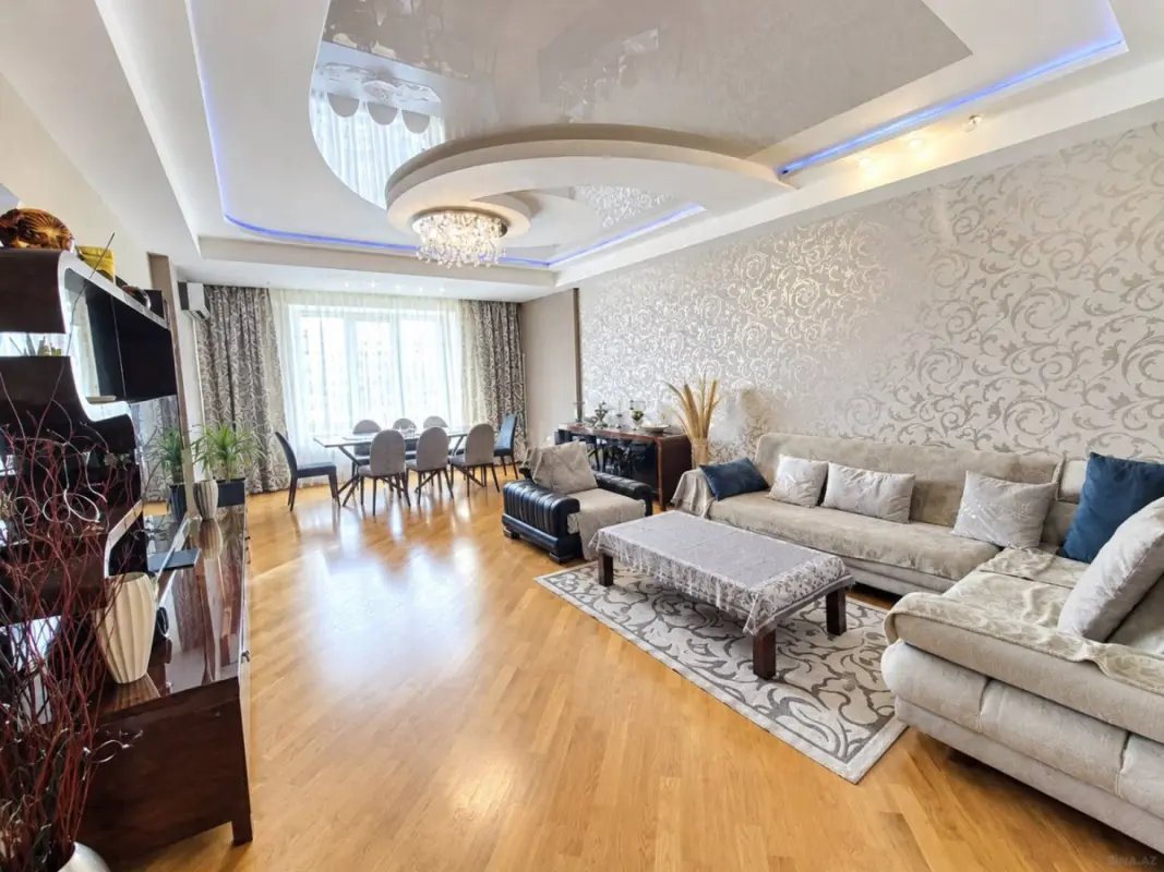 Satılır 3 otaqlı mənzil 165 m²