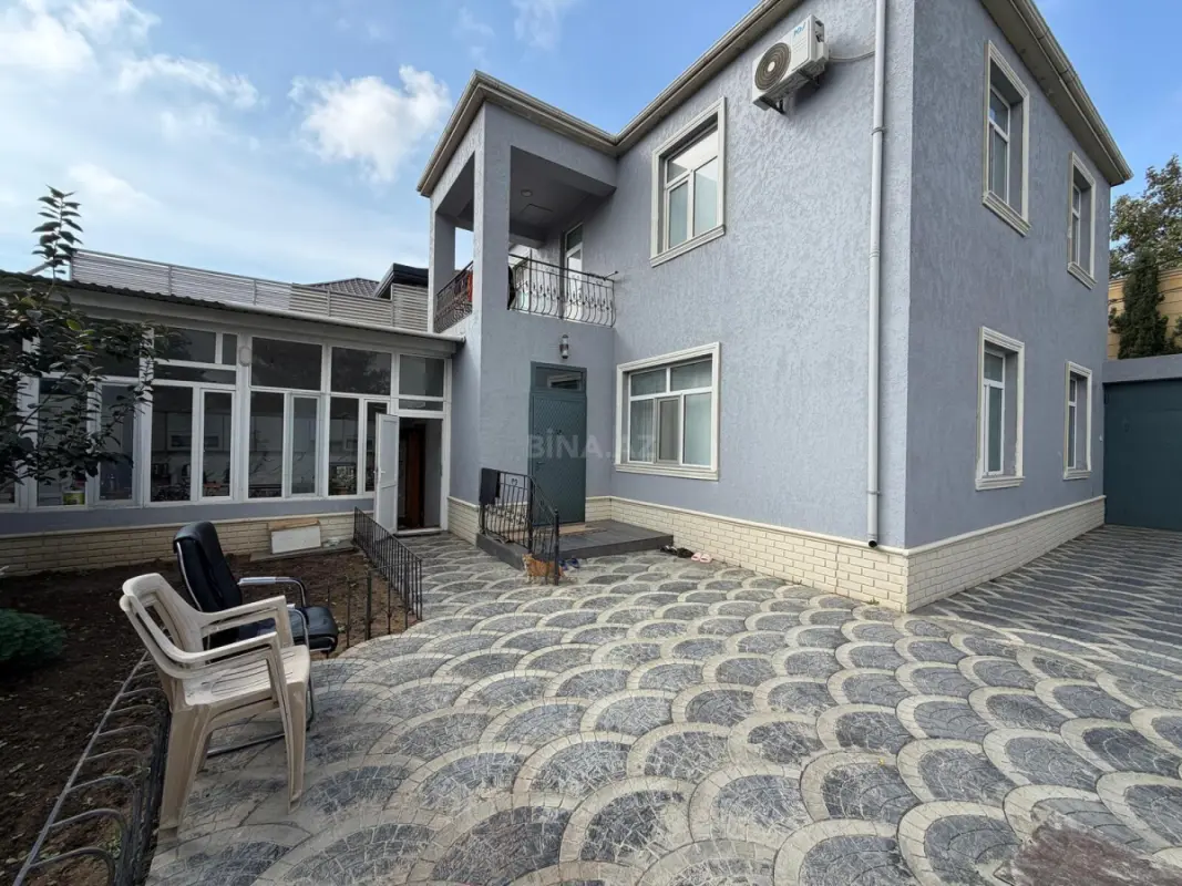 Satılır 4 otaqlı həyət evi 200 m²
