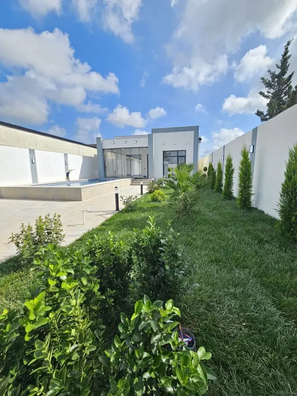 Satılır 4 otaqlı həyət evi 165 m²