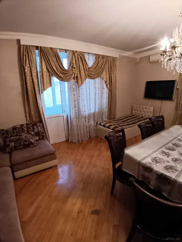 Kirayə verilir 2 otaqlı mənzil 120 m²