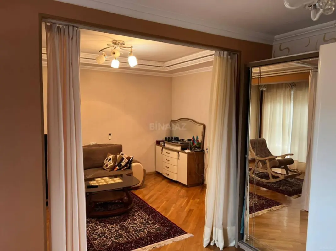 Satılır 4 otaqlı mənzil 102 m²