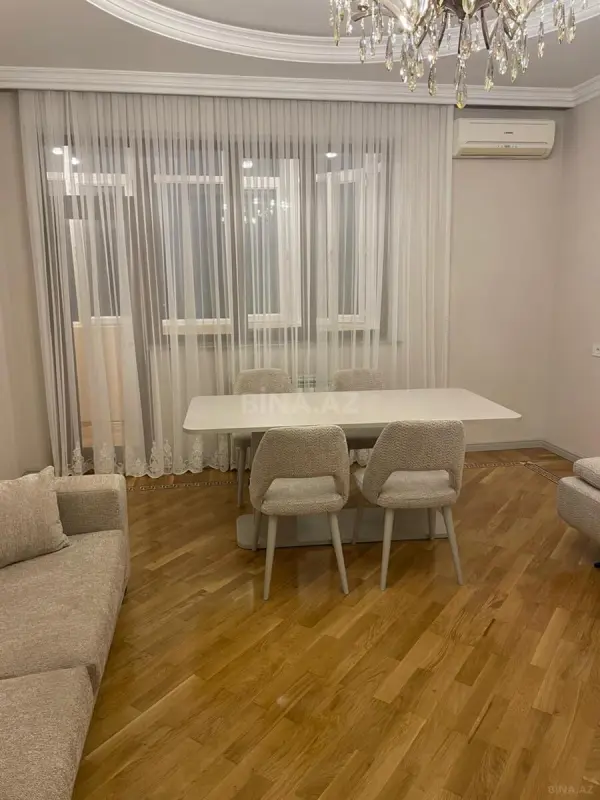 Kirayə verilir 2 otaqlı mənzil 91 m²