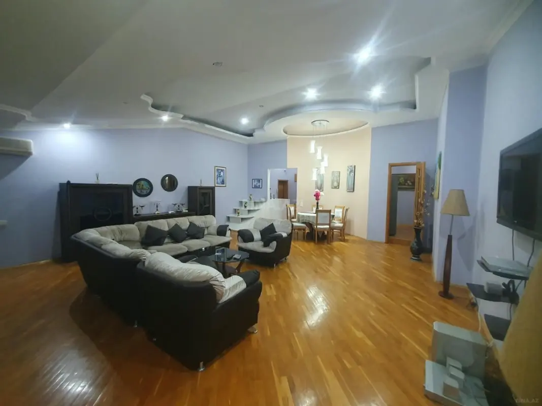 Kirayə verilir 2 otaqlı mənzil 120 m²