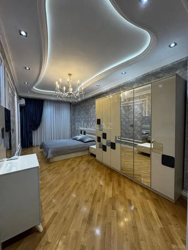 Kirayə verilir 3 otaqlı mənzil 127 m²