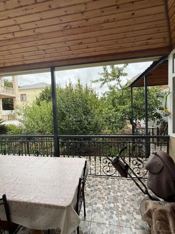 Satılır 6 otaqlı həyət evi 340 m²