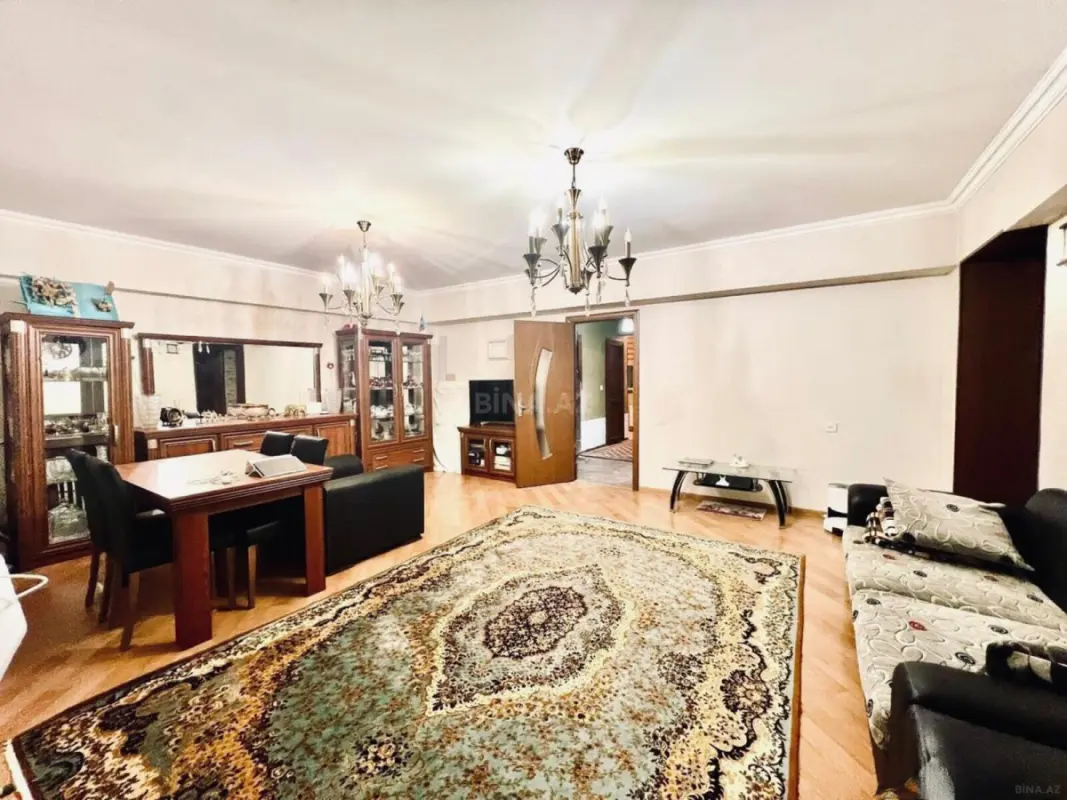 Satılır 4 otaqlı mənzil 120 m²