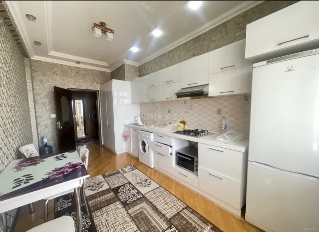 Kirayə verilir 2 otaqlı mənzil 90 m²