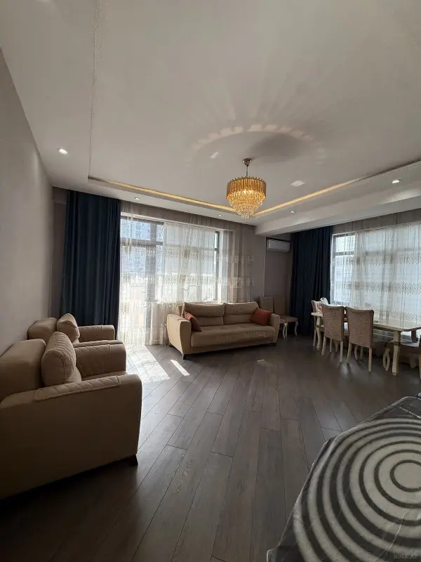 Kirayə verilir 3 otaqlı mənzil 120 m²