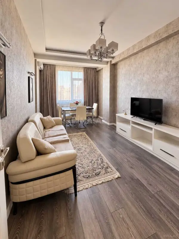 Kirayə verilir 2 otaqlı mənzil 66 m²
