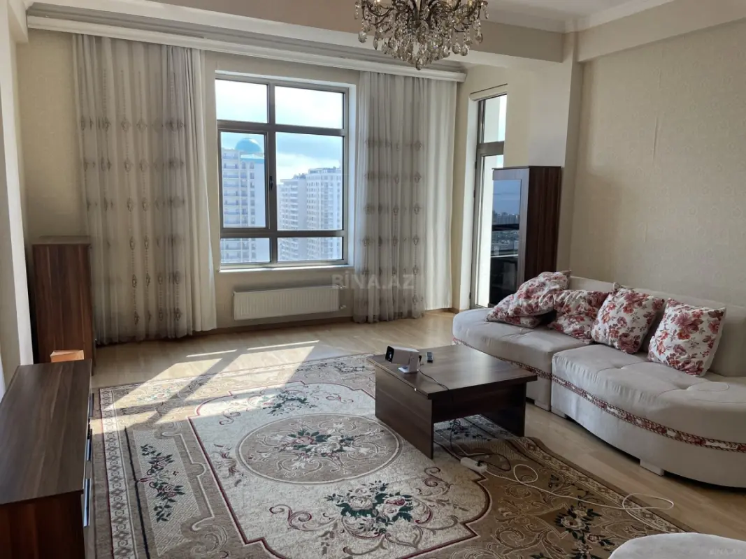 Kirayə verilir 2 otaqlı mənzil 98 m²