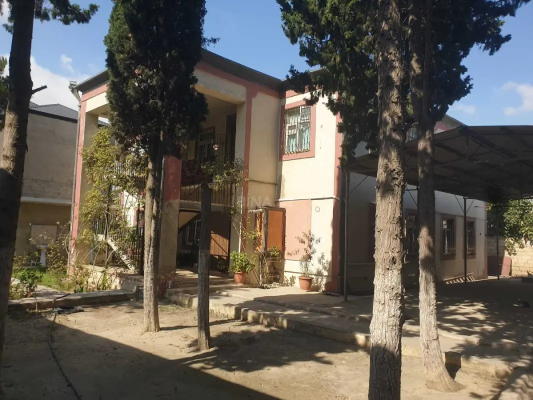 Satılır 6 otaqlı həyət evi 280 m²