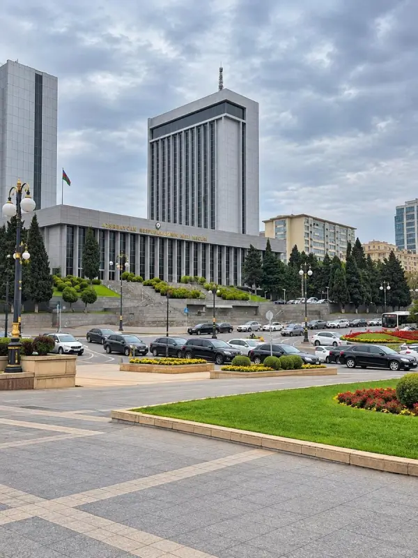 Satılır 3 otaqlı mənzil 95 m²