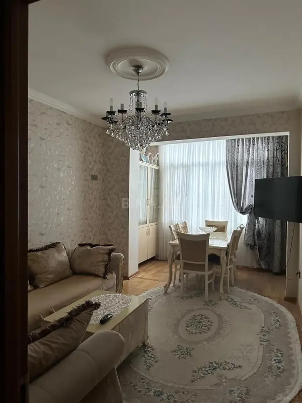 Kirayə verilir 2 otaqlı mənzil 52 m²