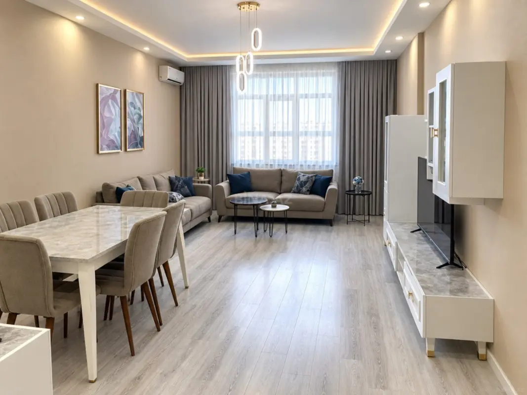 Kirayə verilir 3 otaqlı mənzil 118 m²