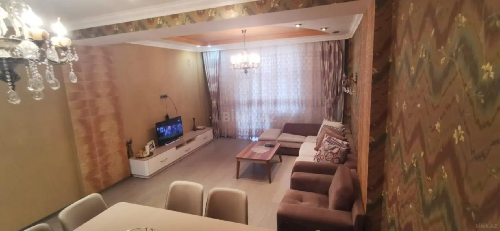 Satılır 4 otaqlı mənzil 174 m²