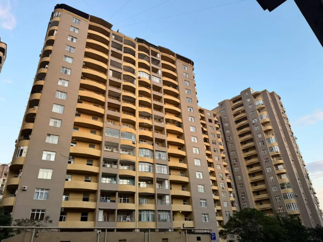 Satılır 4 otaqlı mənzil 159 m²