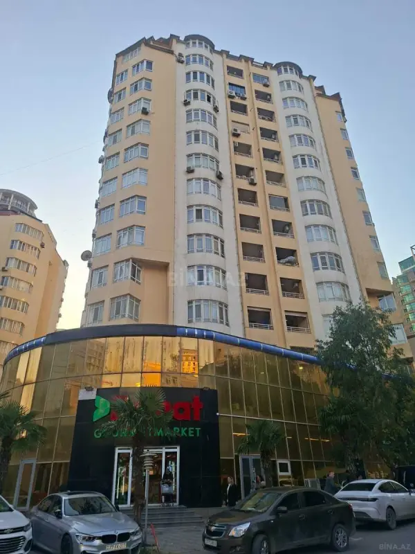 Satılır 3 otaqlı mənzil 140 m²