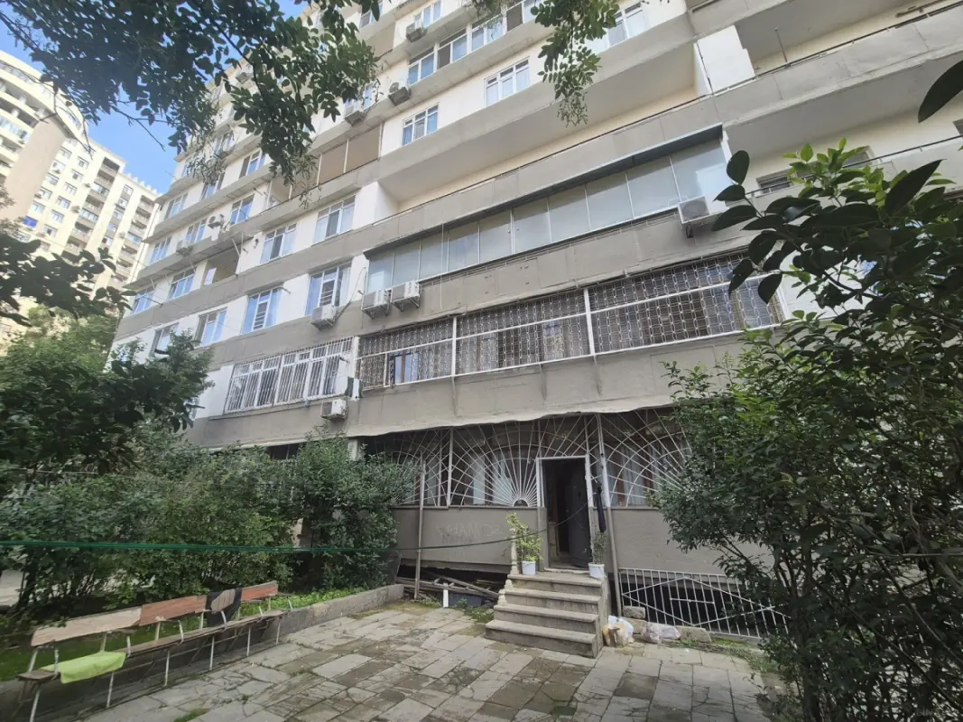 Satılır 4 otaqlı mənzil 100 m²