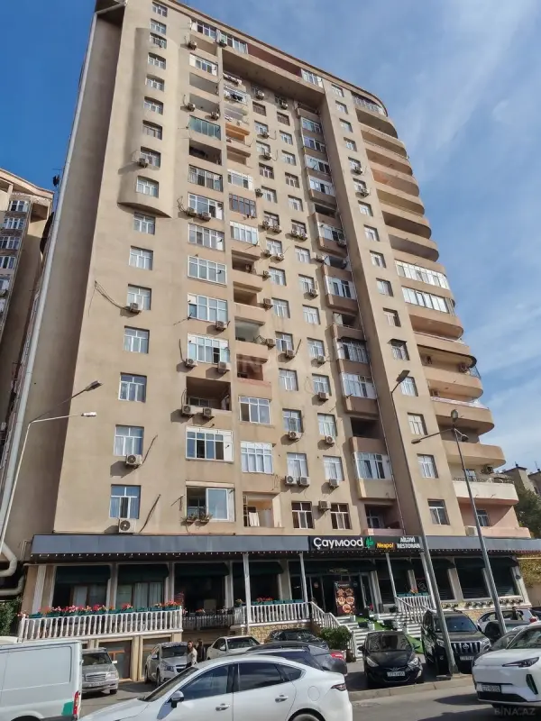 Satılır 3 otaqlı mənzil 114 m²