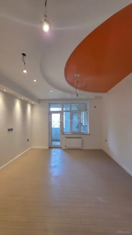 Satılır 3 otaqlı mənzil 200 m²