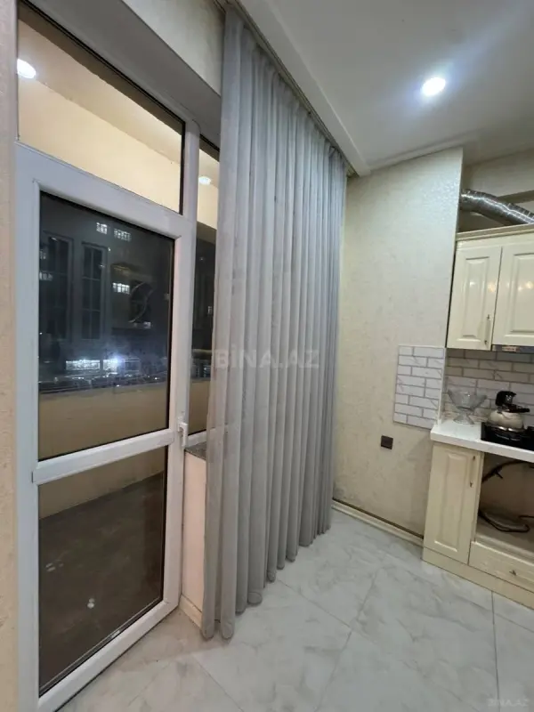 Kirayə verilir 2 otaqlı mənzil 72 m²