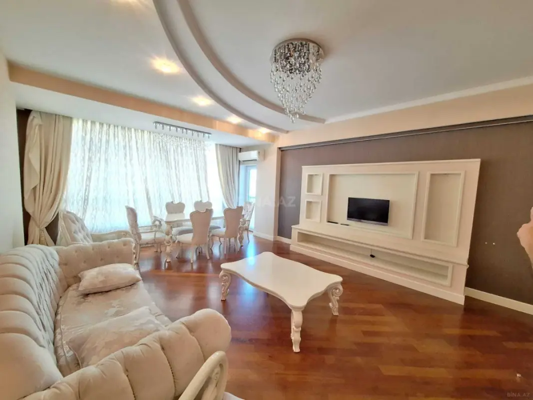 Satılır 3 otaqlı mənzil 140 m²