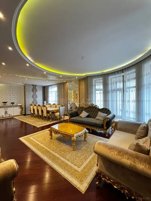 Satılır 4 otaqlı mənzil 205 m²