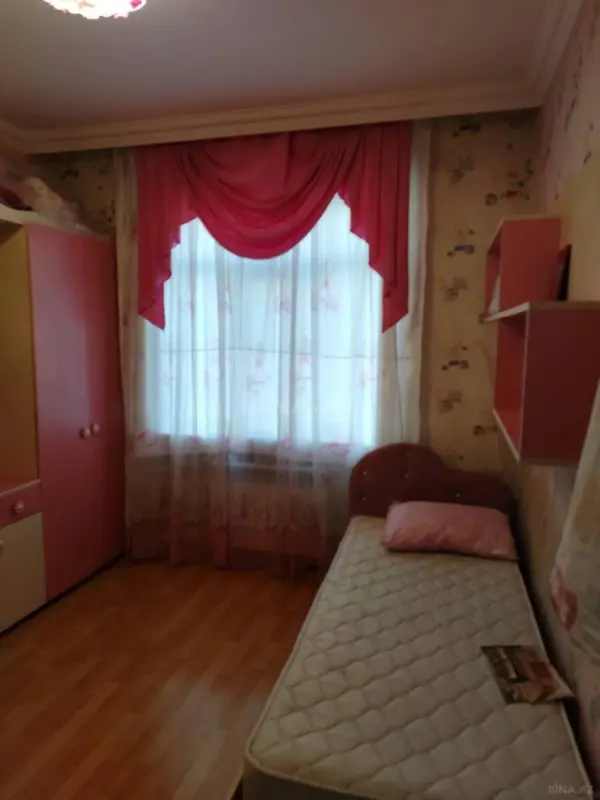 Satılır 4 otaqlı mənzil 100 m²