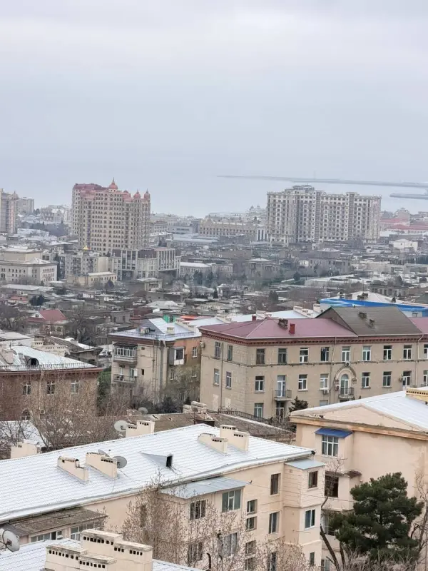 Satılır 3 otaqlı mənzil 147.5 m²