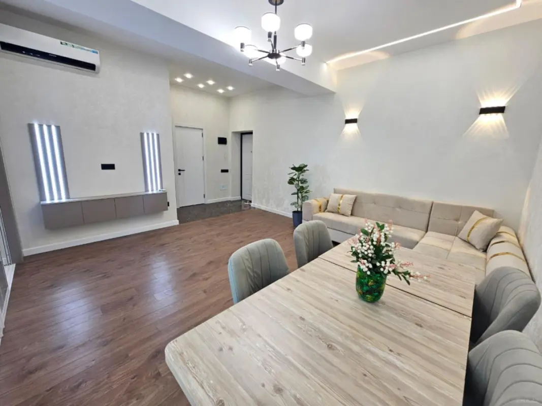 Kirayə verilir 2 otaqlı mənzil 65 m²