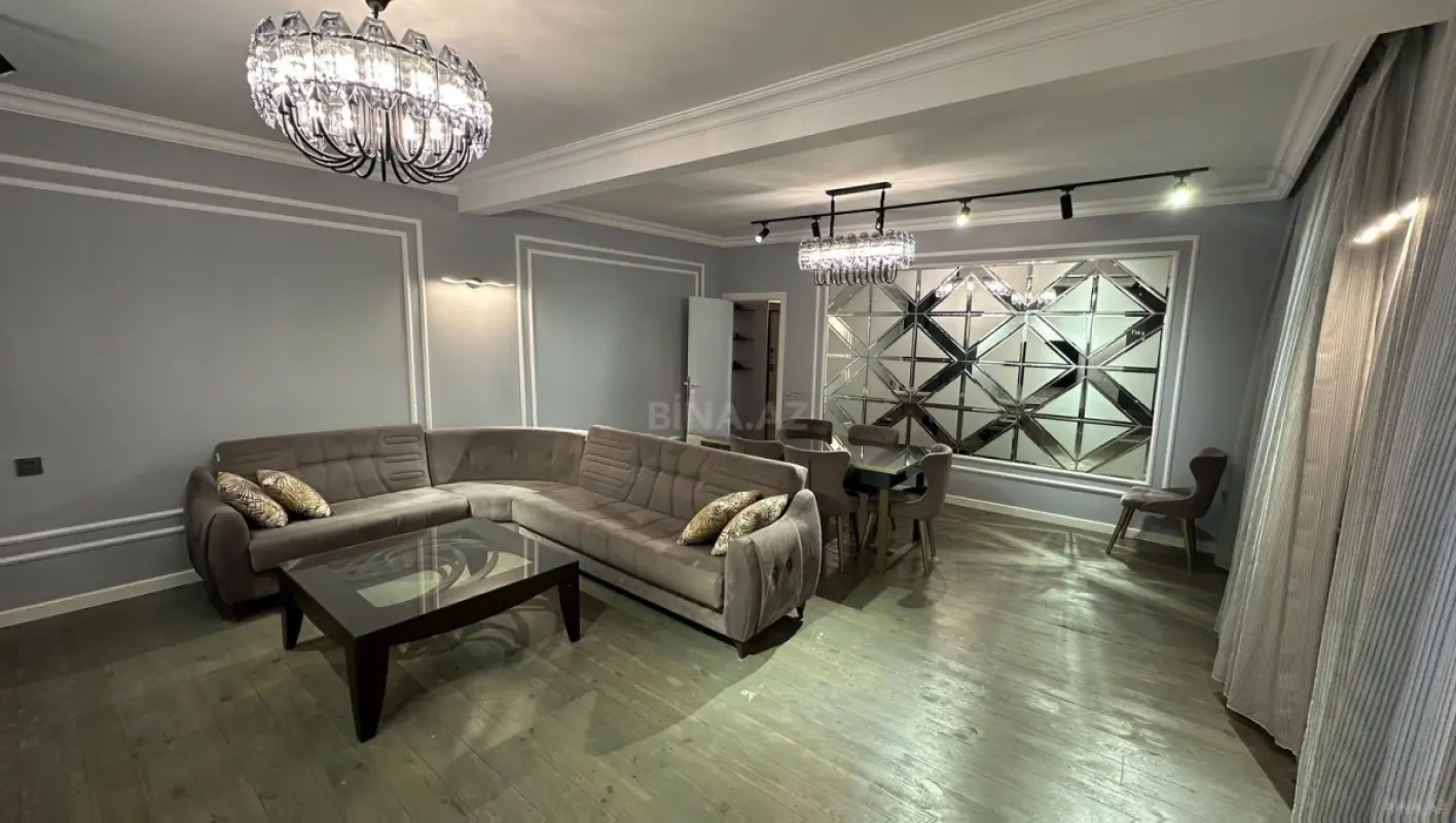Satılır 5 otaqlı mənzil 130 m²
