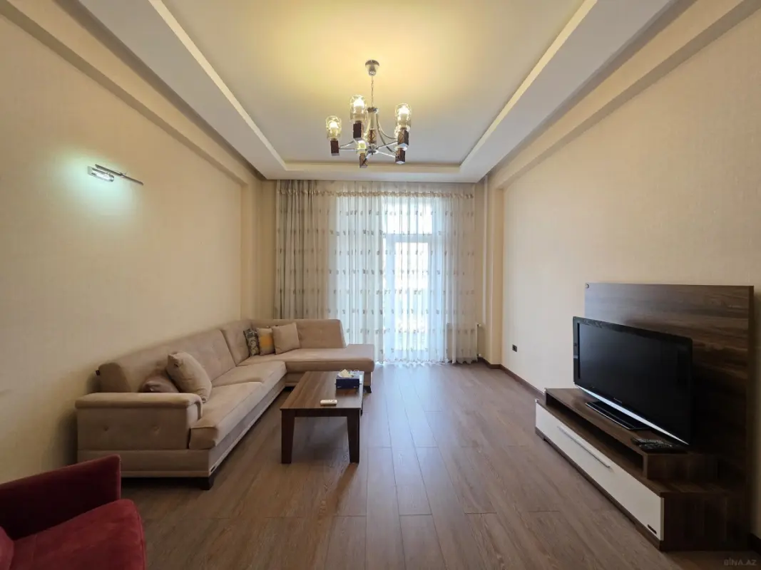 Kirayə verilir 2 otaqlı mənzil 90 m²