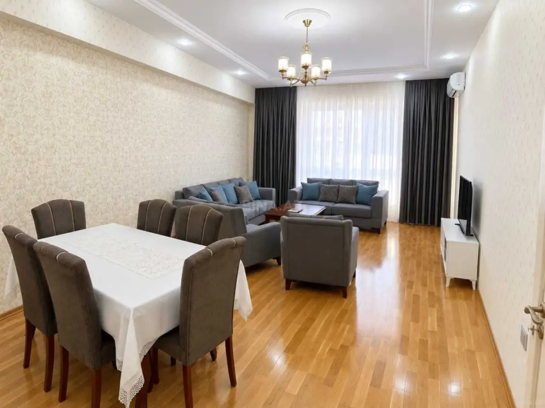 Kirayə verilir 2 otaqlı mənzil 75 m²