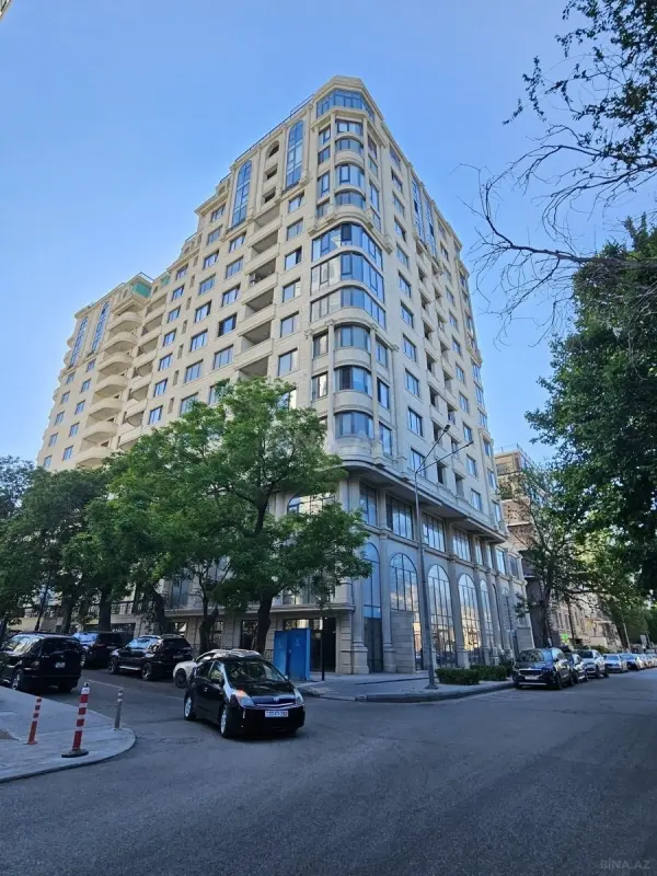 Satılır 2 otaqlı mənzil 97 m²