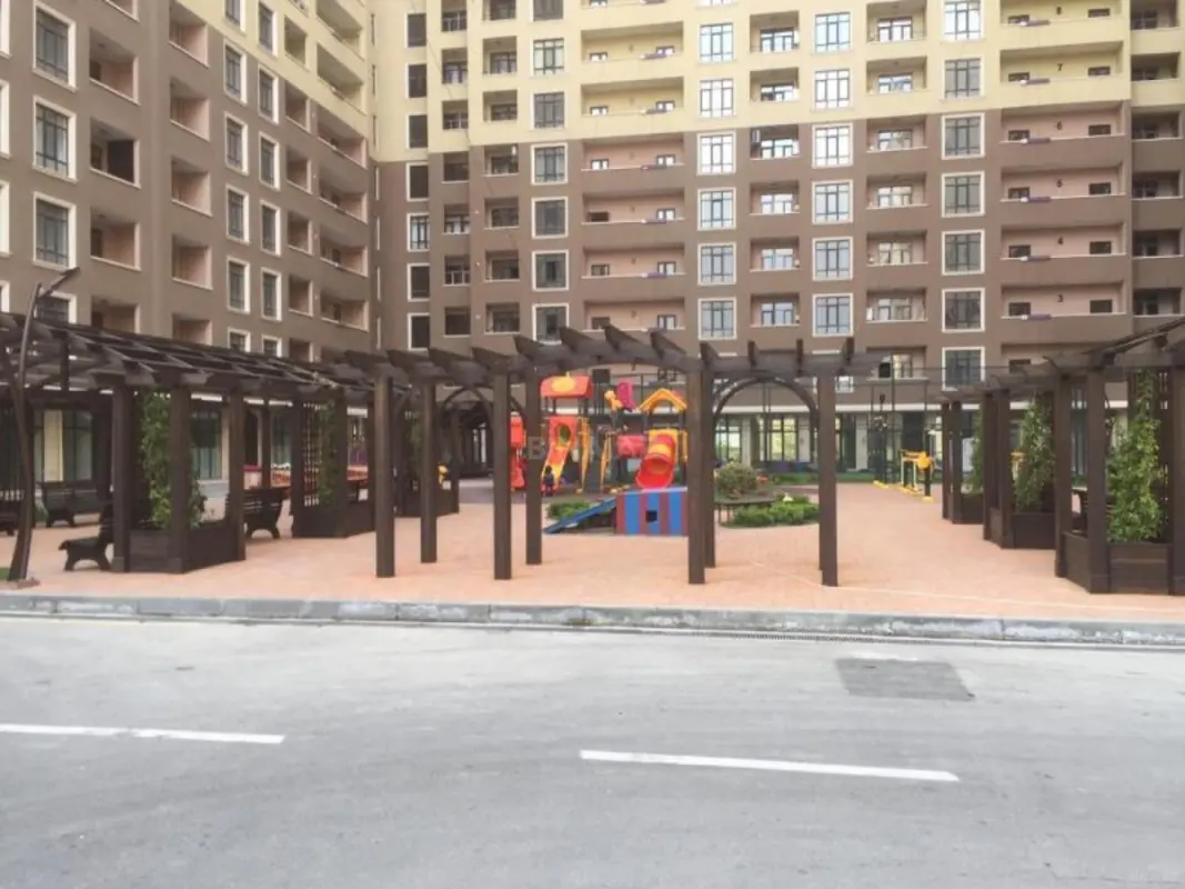 Satılır 3 otaqlı mənzil 93 m²