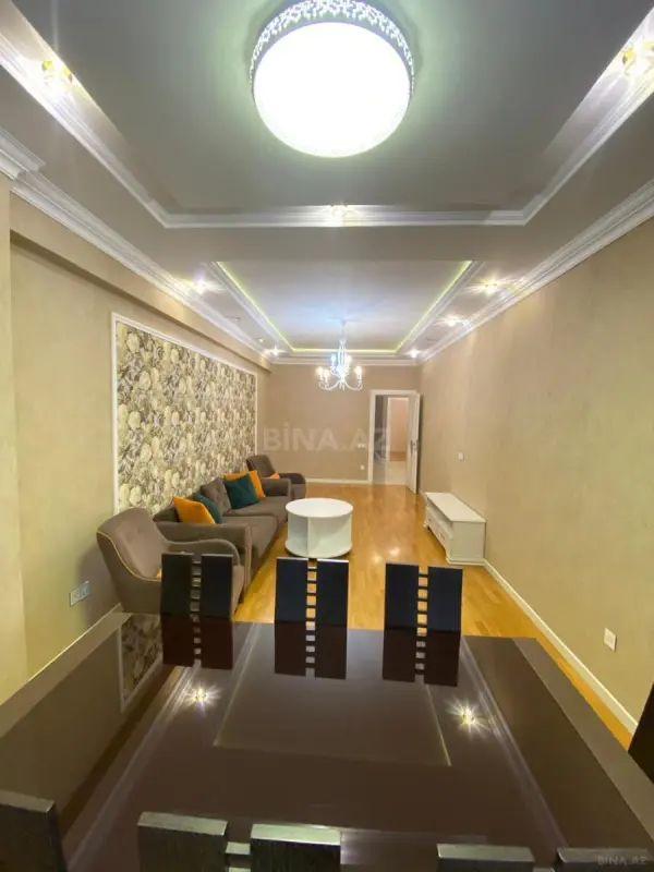 Satılır 3 otaqlı mənzil 130 m²
