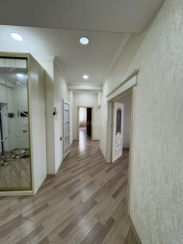 Kirayə verilir 3 otaqlı mənzil 130 m²