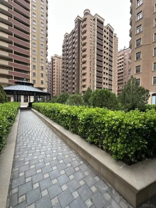Satılır 3 otaqlı mənzil 110 m²