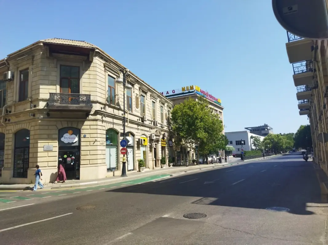 Satılır obyekt 50 m²