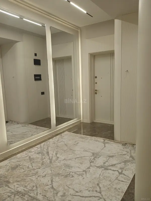 Satılır 2 otaqlı mənzil 68 m²