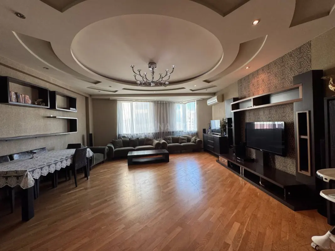 Satılır 4 otaqlı mənzil 156 m²