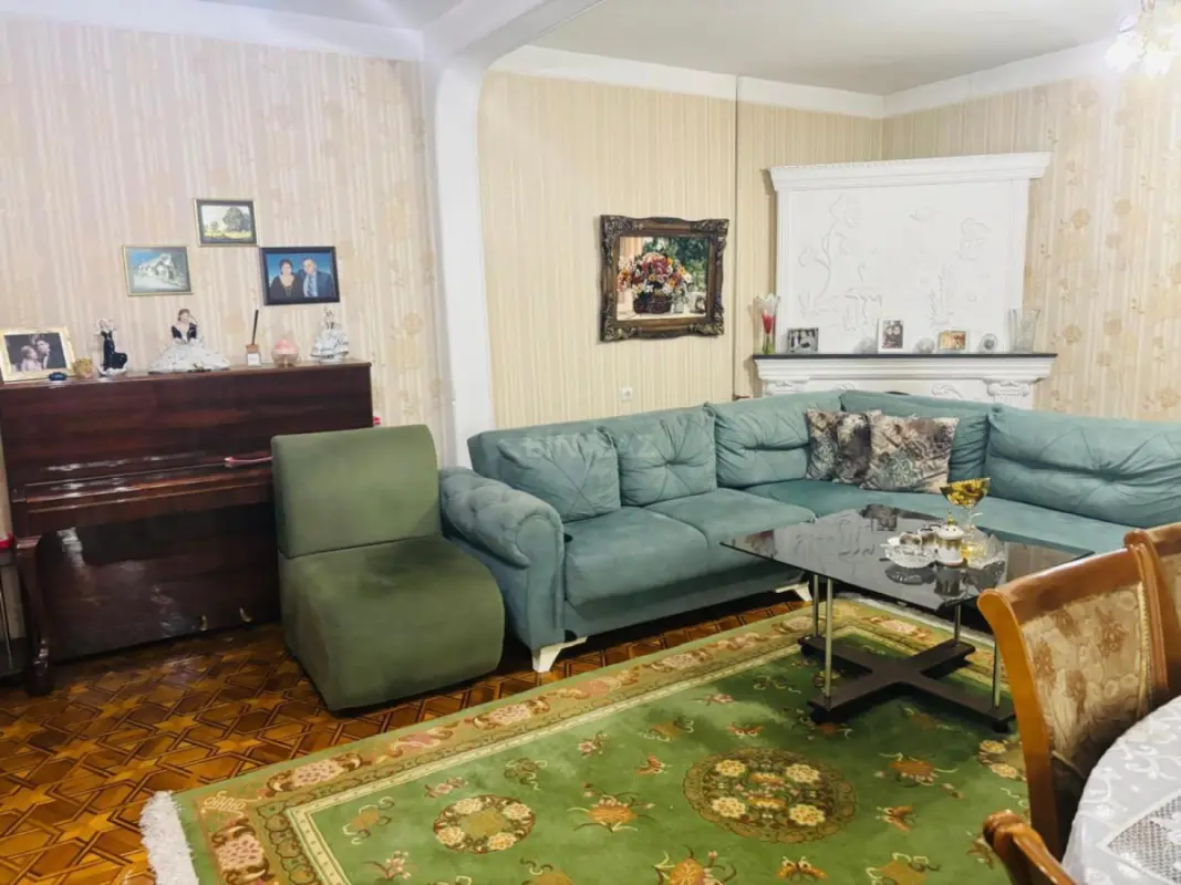 Satılır 5 otaqlı mənzil 110 m²