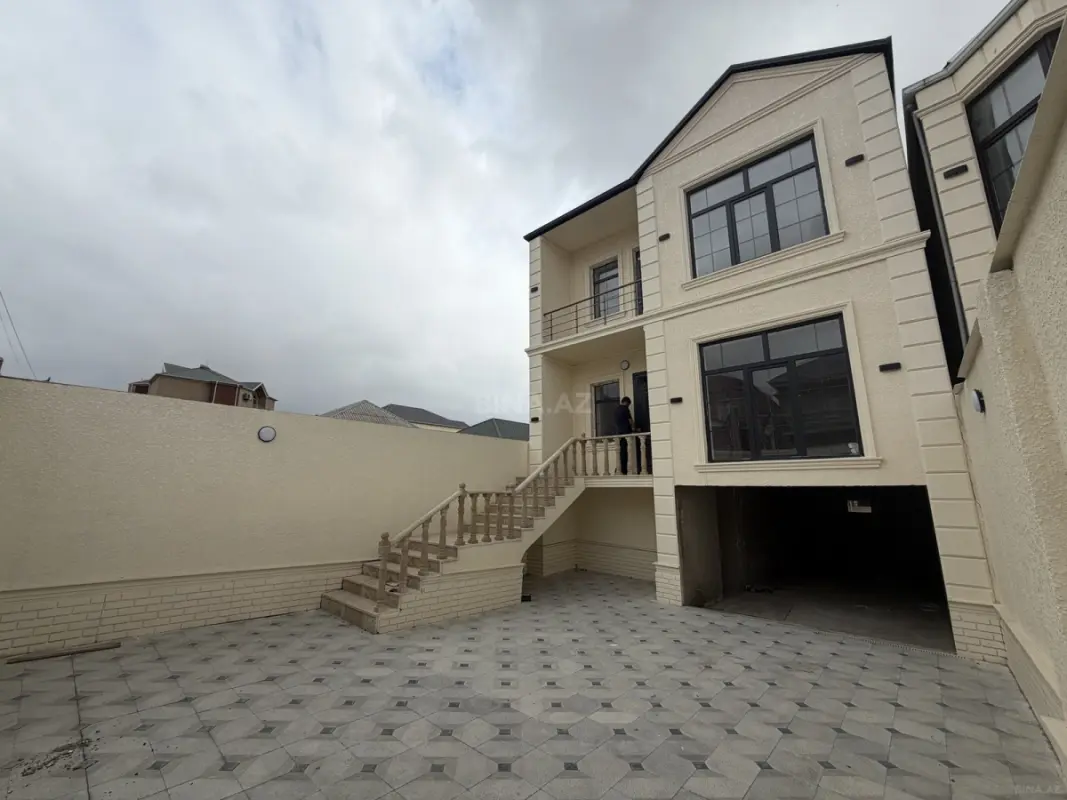 Satılır 4 otaqlı həyət evi 200 m²